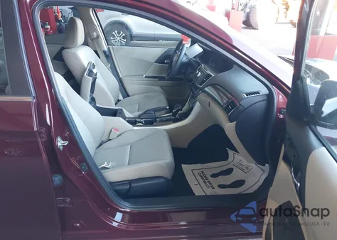 2017 Honda Accord Lx z USA, uszkodzony, nr VIN 1HGCR2F34HA075677